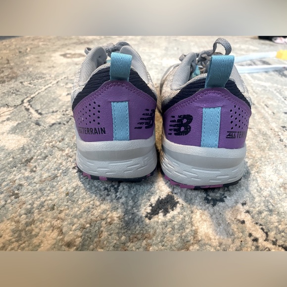 New Balance Shoes - Picture 2 of 4